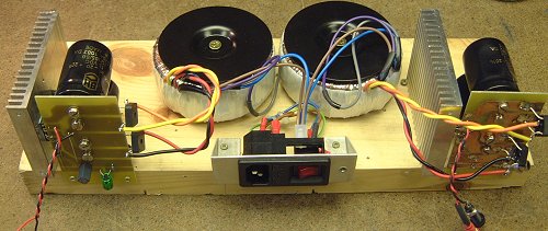 Picture
      of the dual-mono GainClone (38kB)