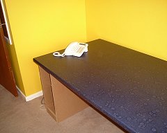 Office desk (9K)