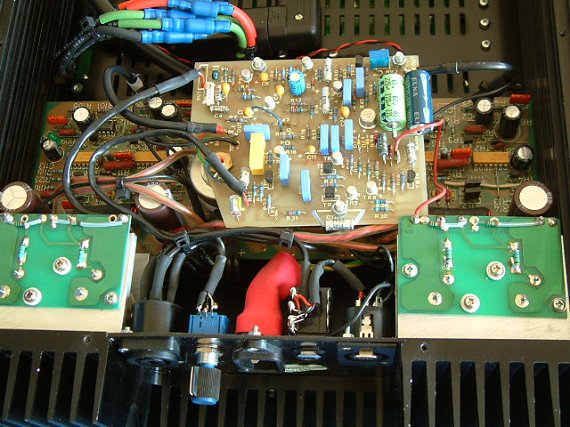 Closer view of the BBC crossover PCB (76k)