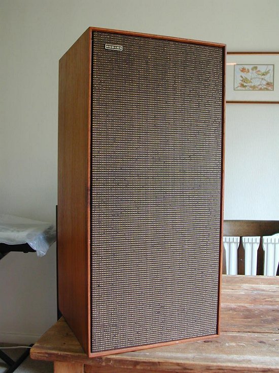 Front view of the Rogers/BBC monitor
      (12K)