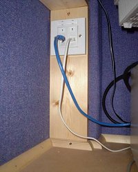 Cat-5 socket (14K)